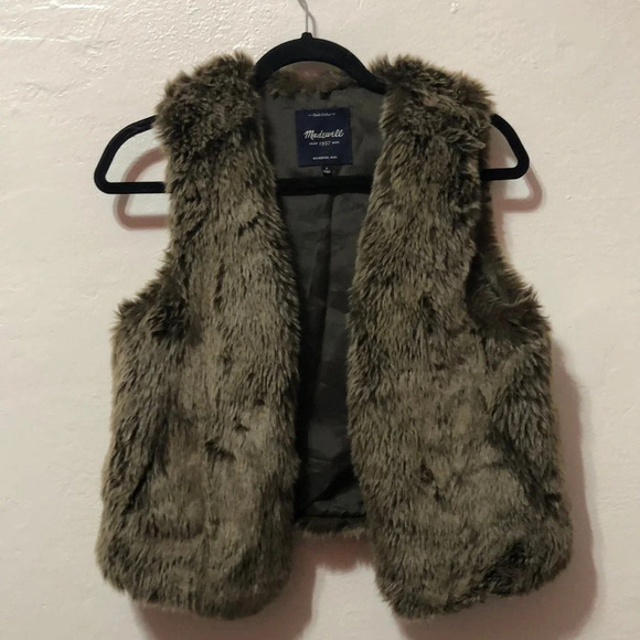 MADEWELL | Soft Faux Fur Vest - Picture 2 of 4